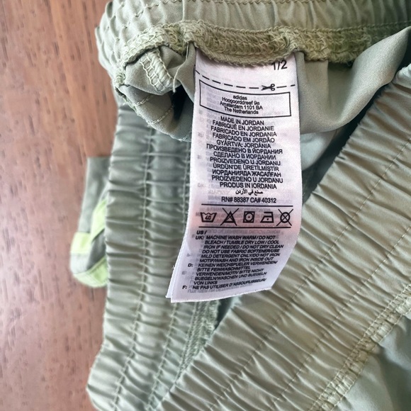 Adidas Women Shorts Medium Green Lightweight Athletic Sporty Lounge - Picture 4 of 5